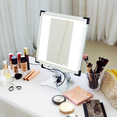 The Makeup Light (TML) - Meira